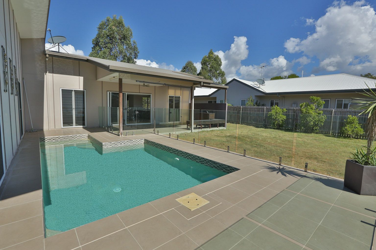 12 Sanctuary Place, South Gladstone Property History & Address Research Domain