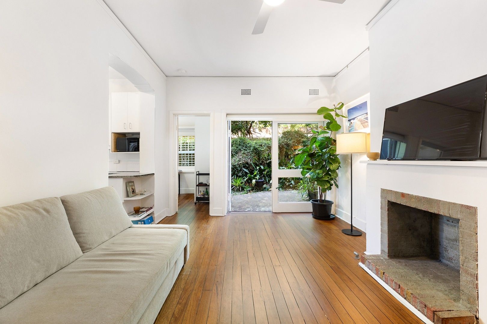 2 bedrooms Apartment / Unit / Flat in 4/87 Ocean Street WOOLLAHRA NSW, 2025