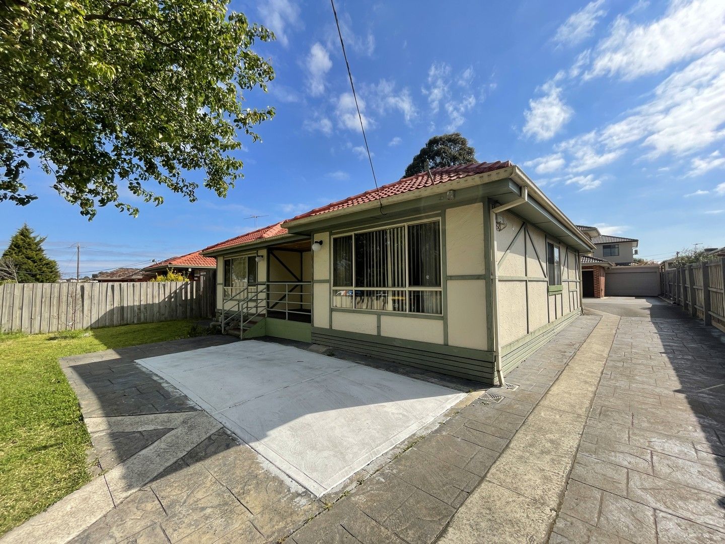 4 bedrooms Apartment / Unit / Flat in 1/27 Sarton  Road CLAYTON VIC, 3168