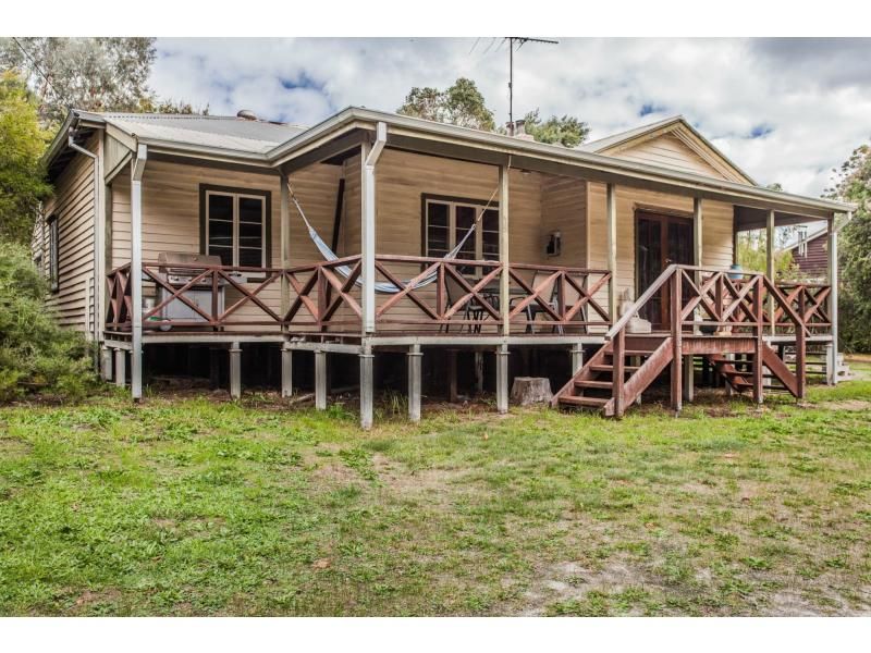 37 Marginata Crescent, Dwellingup WA 6213, Image 0