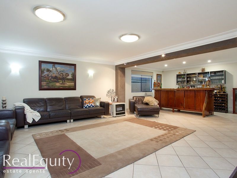 24 Elouera Crescent, Moorebank NSW 2170, Image 2