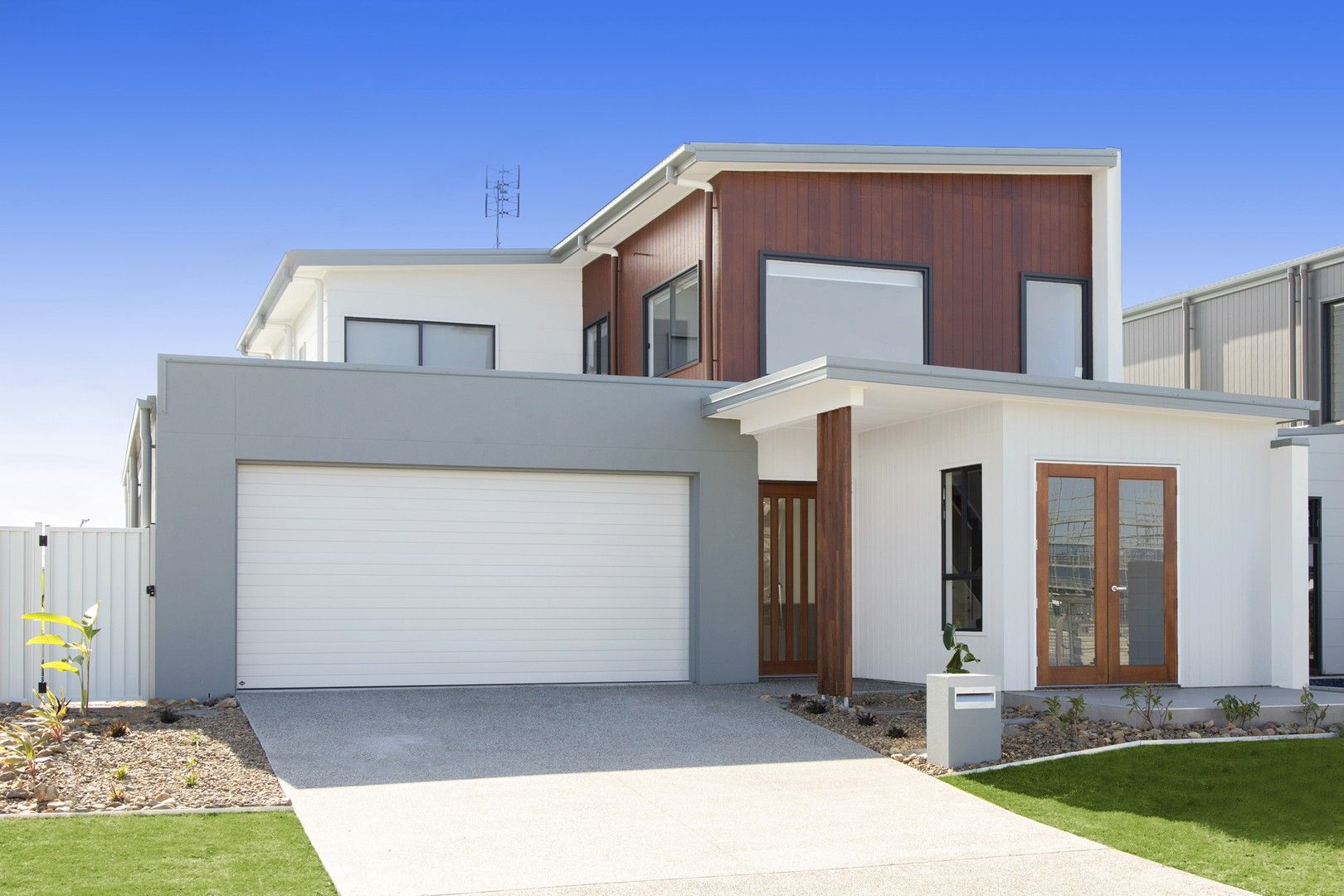 4 bedrooms House in 64 Coral Sea Drive PELICAN WATERS QLD, 4551