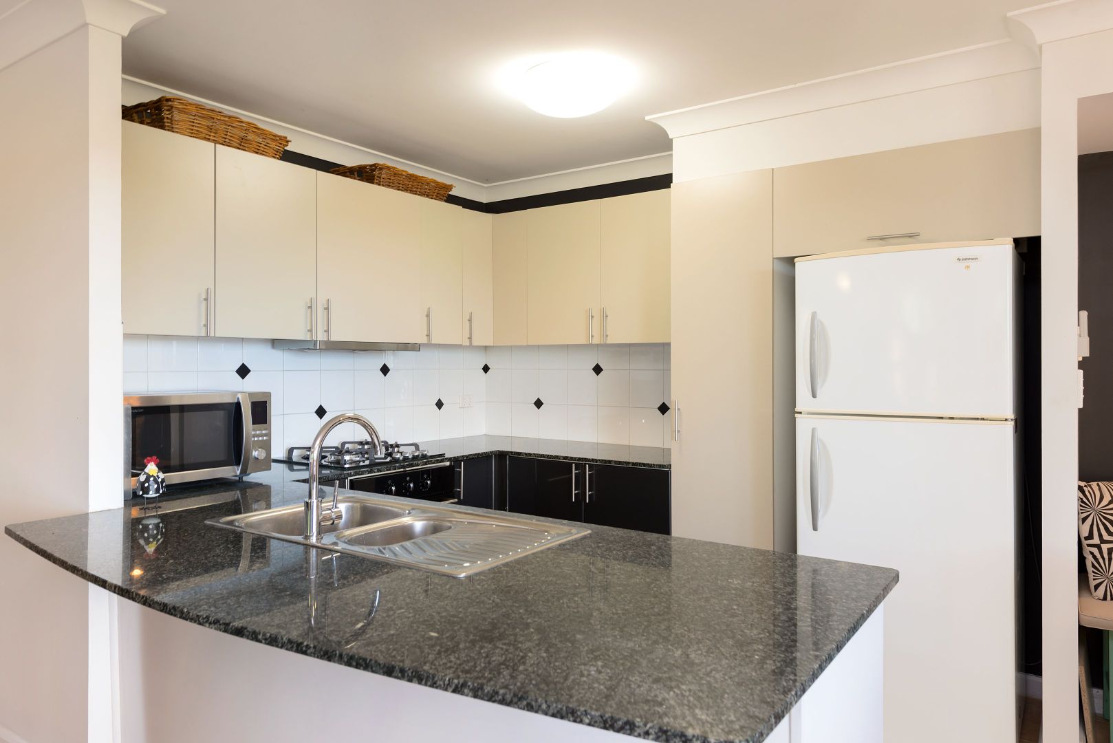 6/1 Glenquarie Place, The Gap QLD 4061, Image 2