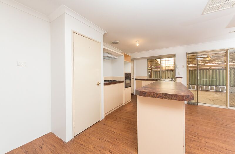 4 bedrooms House in 1 Appletree Place GREENFIELDS WA, 6210