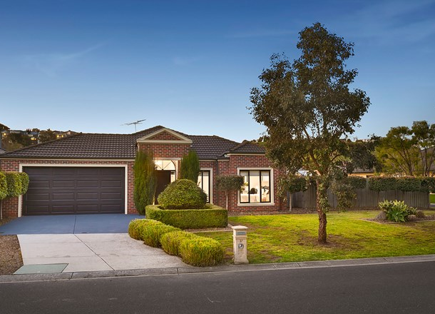 13 Adelaide Boulevard, Gowanbrae VIC 3043