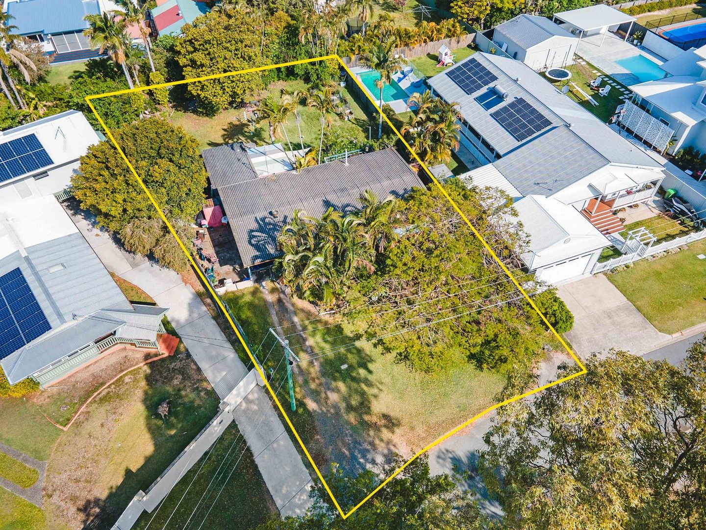 3 bedrooms House in 25 Dunnes Avenue HOPE ISLAND QLD, 4212