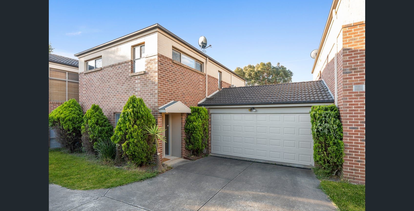 3 bedrooms Townhouse in 2/44 Quail Way ROWVILLE VIC, 3178
