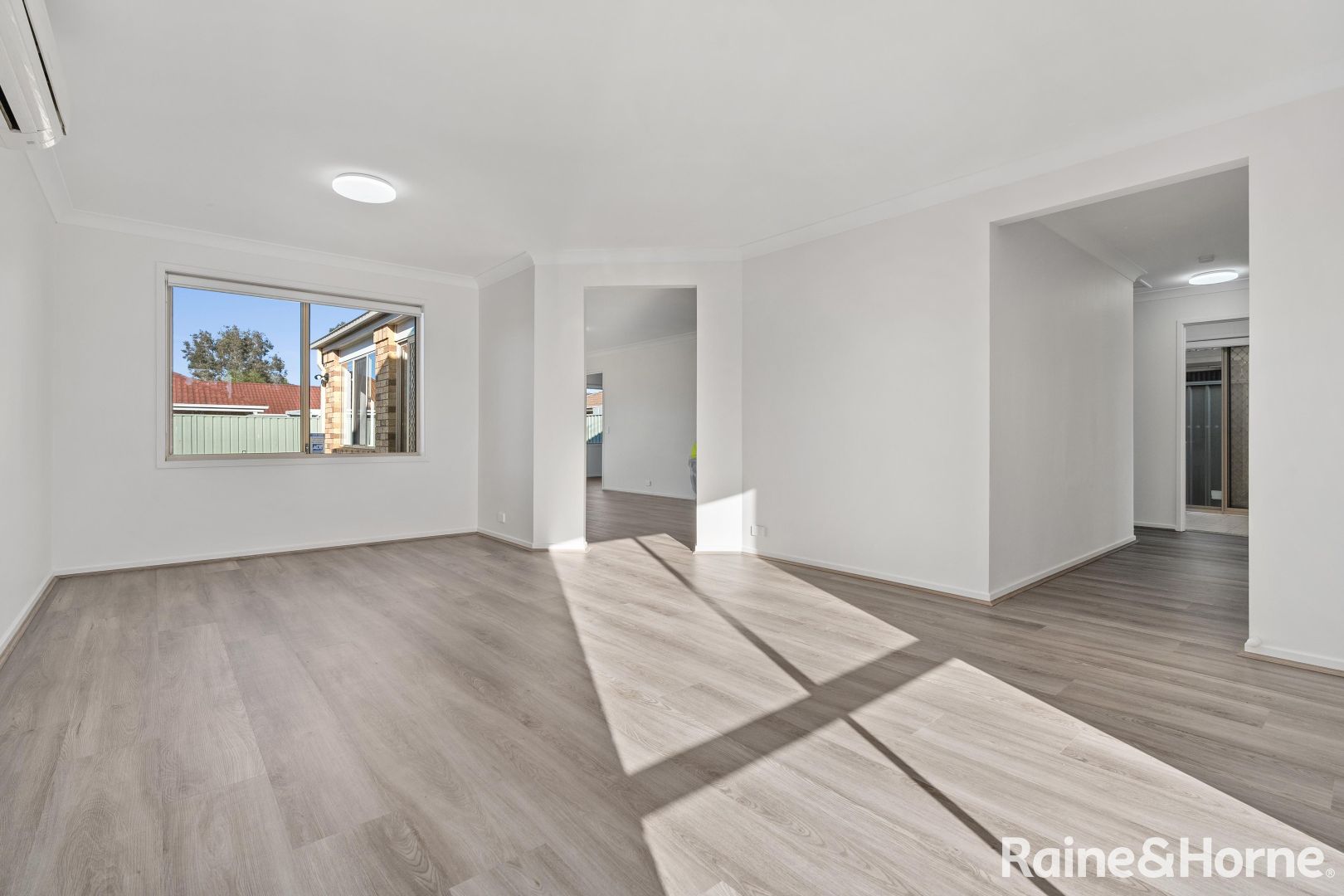 193 Pacific Palms Ciruit, Hoxton Park NSW 2171, Image 2