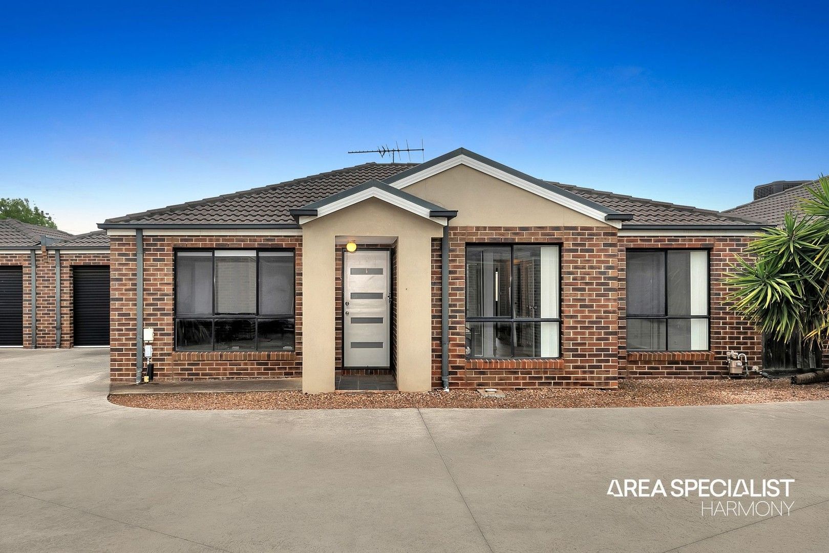 2/43 Acacia Crescent, Melton South VIC 3338, Image 0