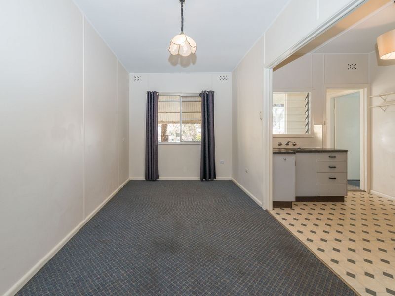 2/111 Robert Street, Tamworth NSW 2340, Image 2