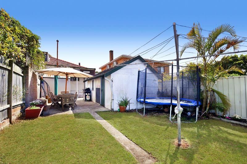 81 First Ave, RODD POINT NSW 2046, Image 2