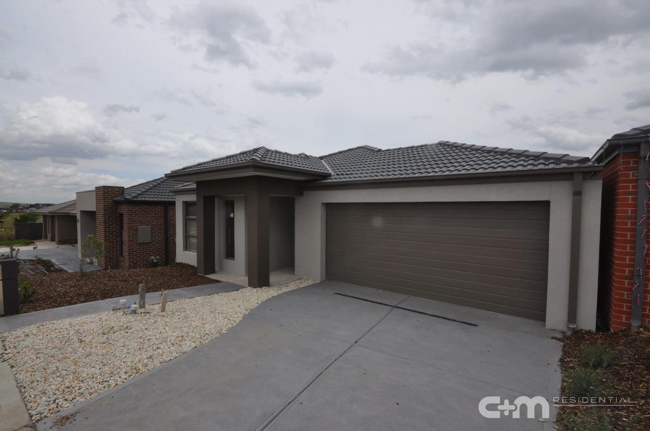 4 bedrooms House in 10 Orange Street KALKALLO VIC, 3064