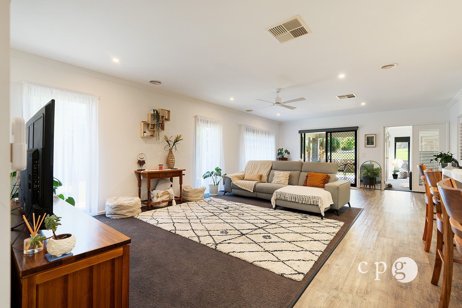 8 Carloway Drive, McKenzie Hill VIC 3451 Domain