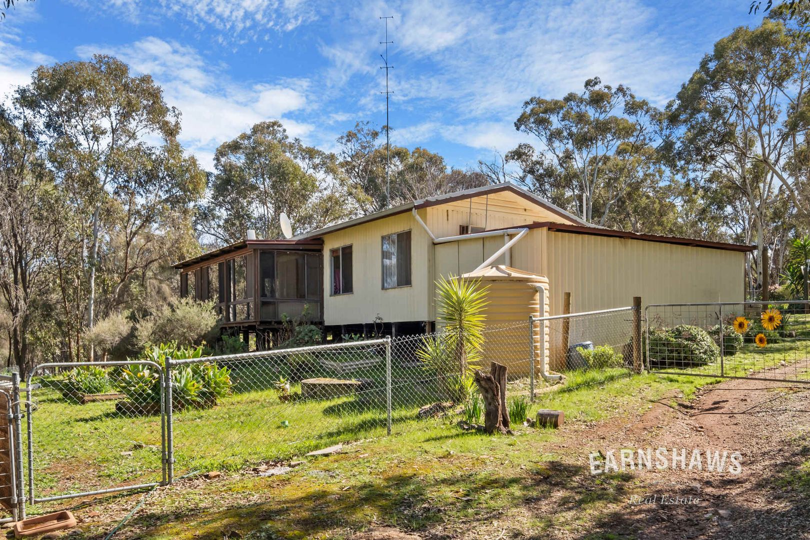 17 Railway Road, Clackline WA 6564, Image 2