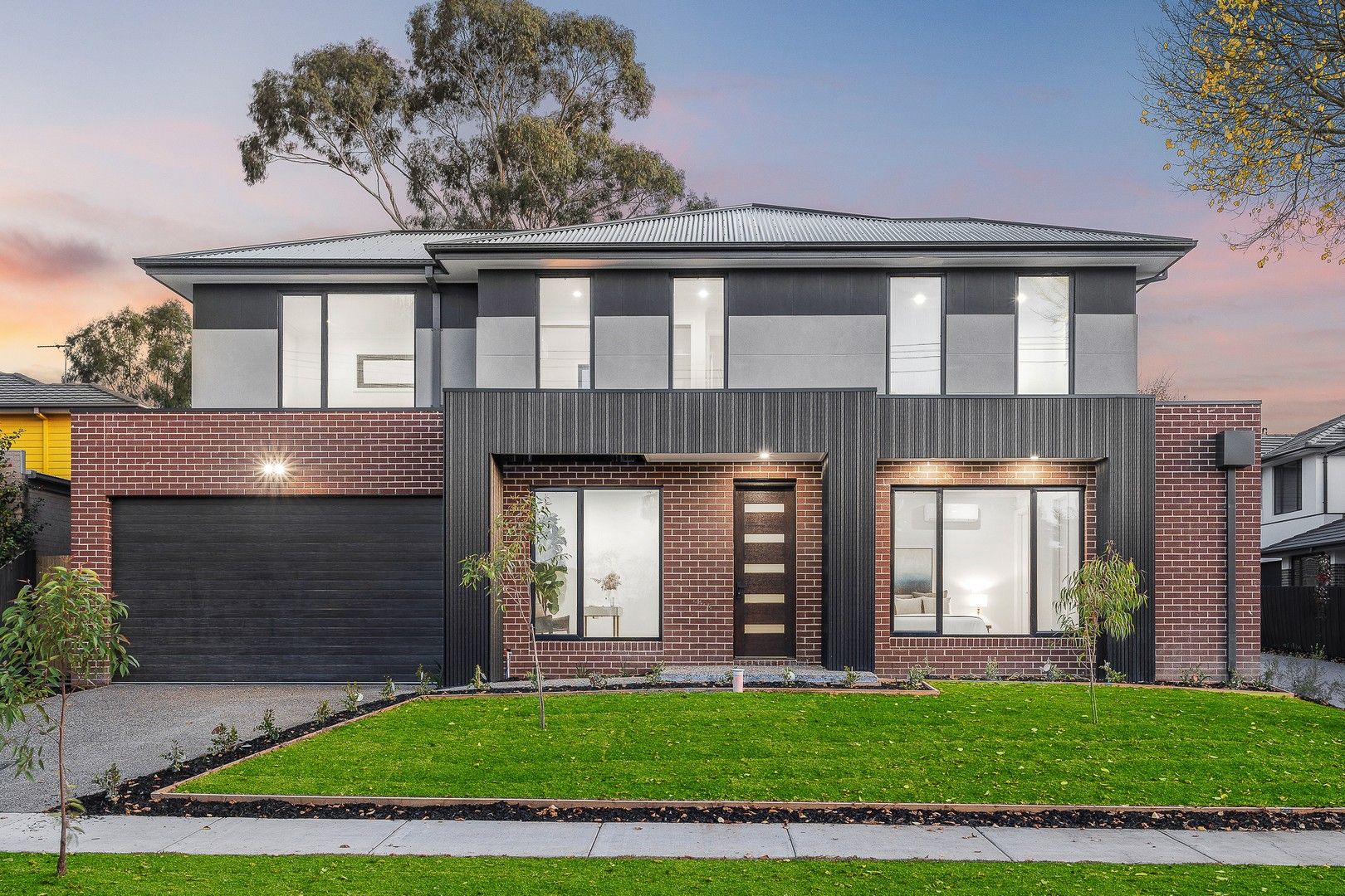 4 bedrooms Townhouse in 1/20 Rotherwood Avenue MITCHAM VIC, 3132