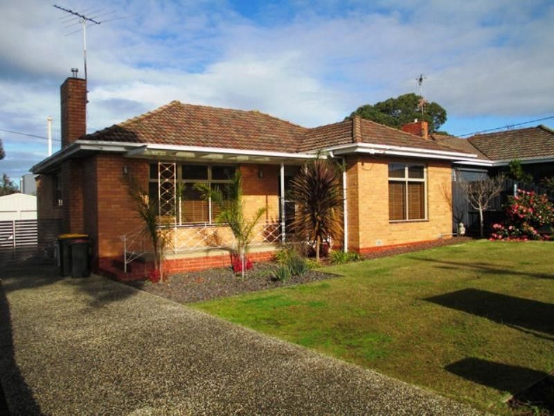 3 bedrooms House in 11 Nagle Drive BELMONT VIC, 3216