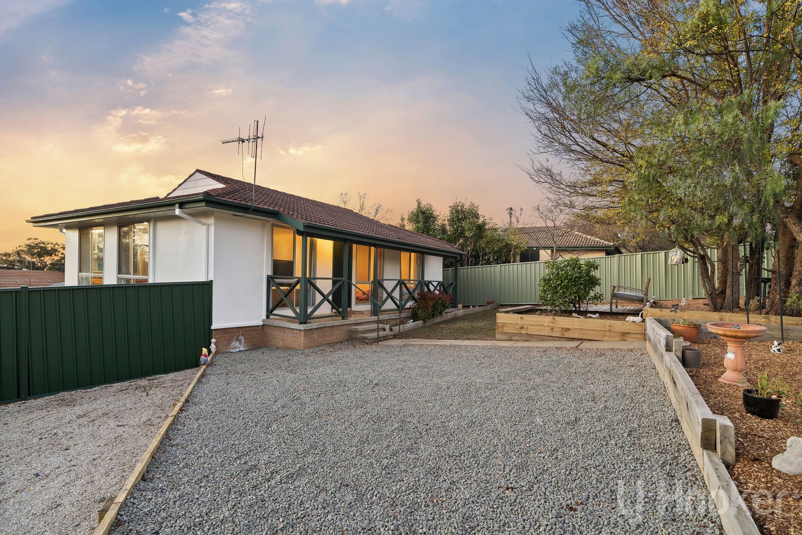 9 Jordan Place, Queanbeyan West NSW 2620, Image 2