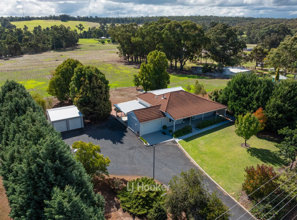 House in Collie - View 2