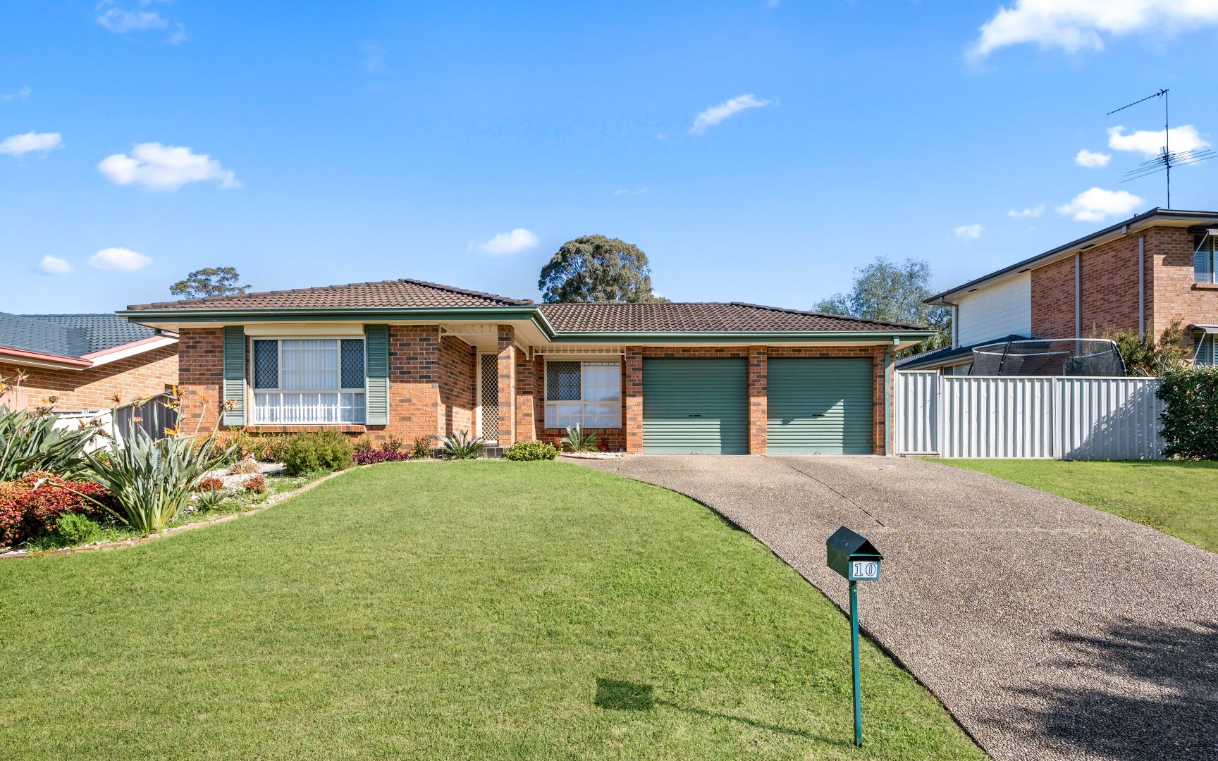 10 Staples Place, Glenmore Park NSW 2745