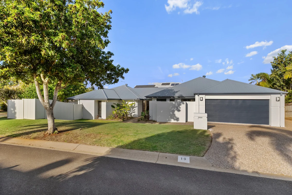 15 Lowe Circuit, Redland Bay QLD 4165