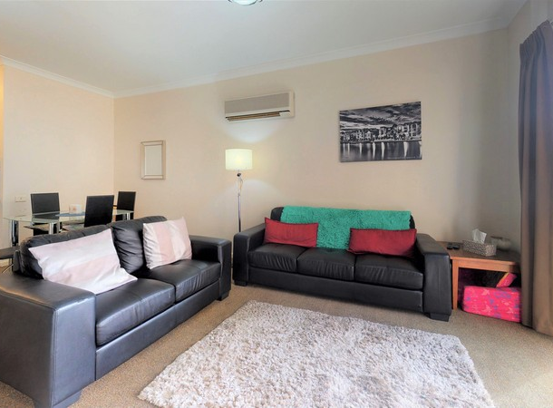 17/11 Regal Place, East Perth WA 6004