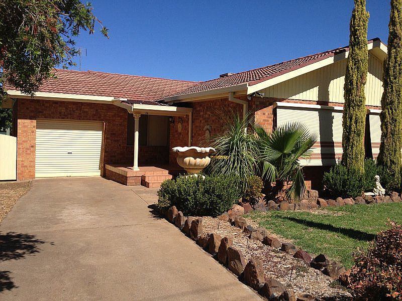 3 bedrooms House in 16 Howard Avenue DUBBO NSW, 2830