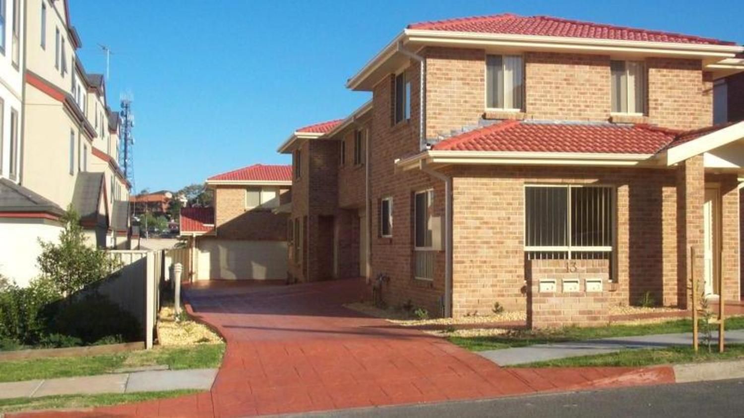 3 bedrooms Townhouse in 2/13 New Dapto Road WOLLONGONG NSW, 2500
