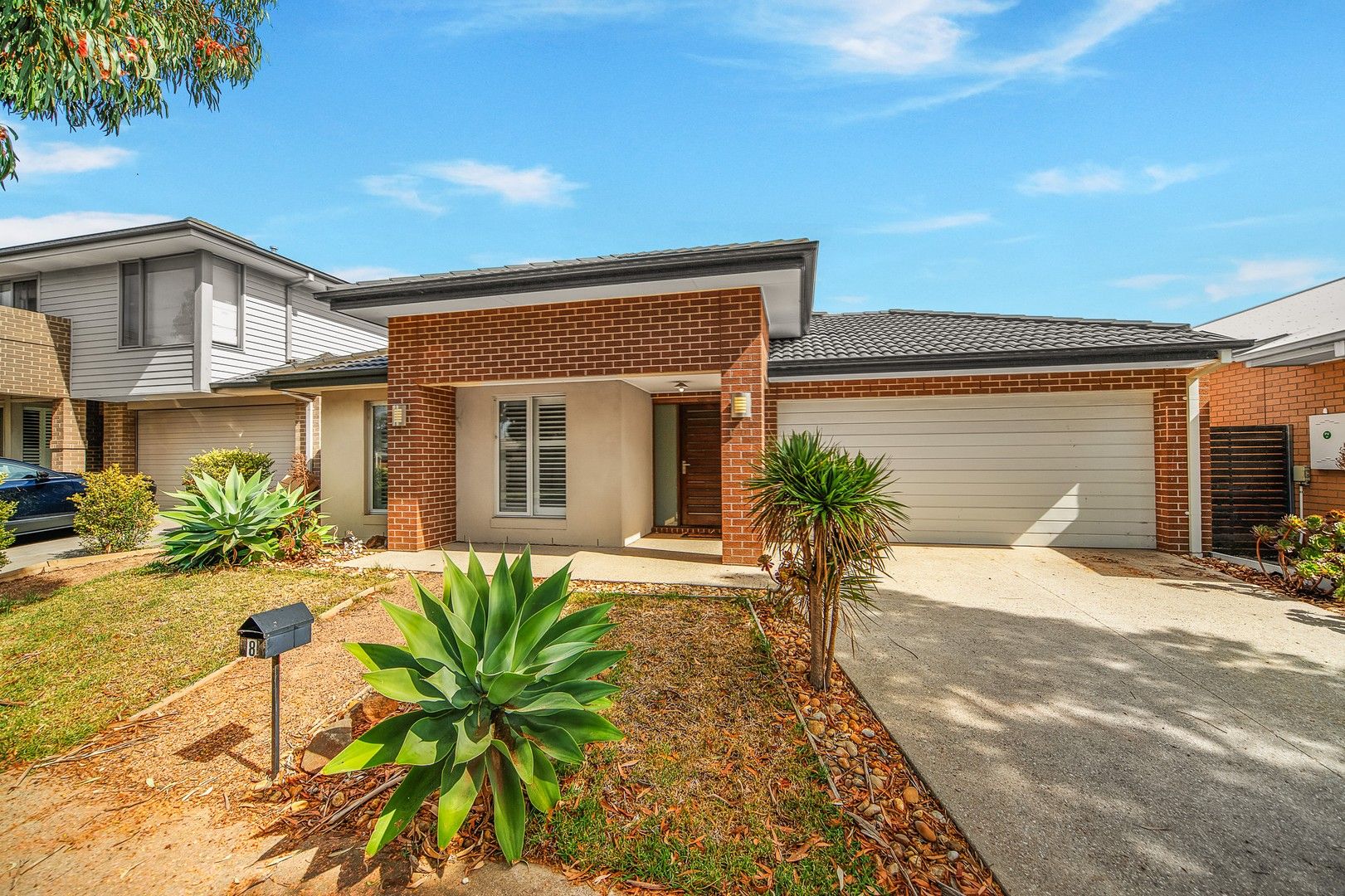 4 bedrooms House in 8 Coorabin Way WERRIBEE VIC, 3030