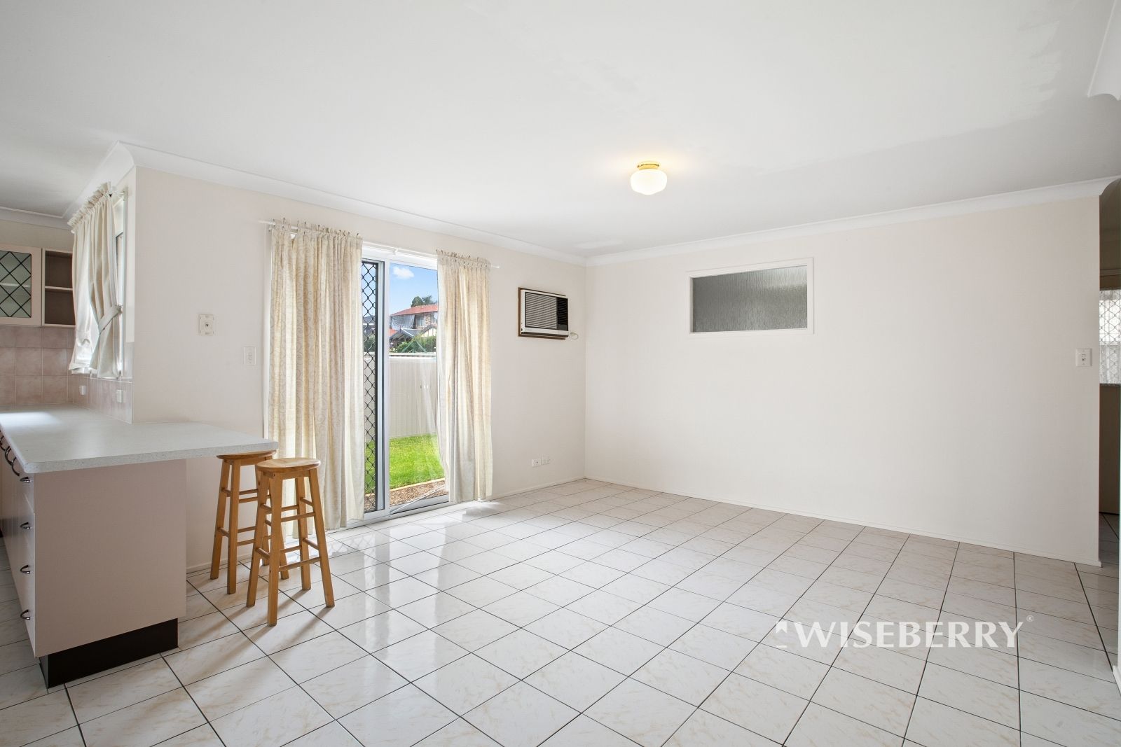 8 Lygon Street, Lake Haven NSW 2263, Image 2