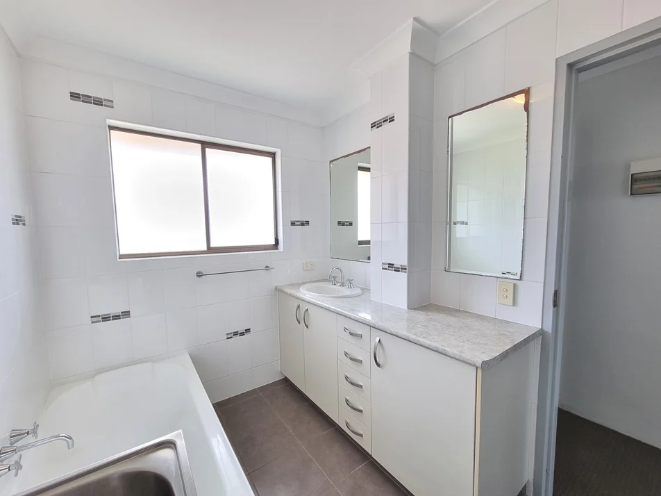 Additional image 12 of 8/1933 Gold Coast Highway, Burleigh Heads QLD 4220