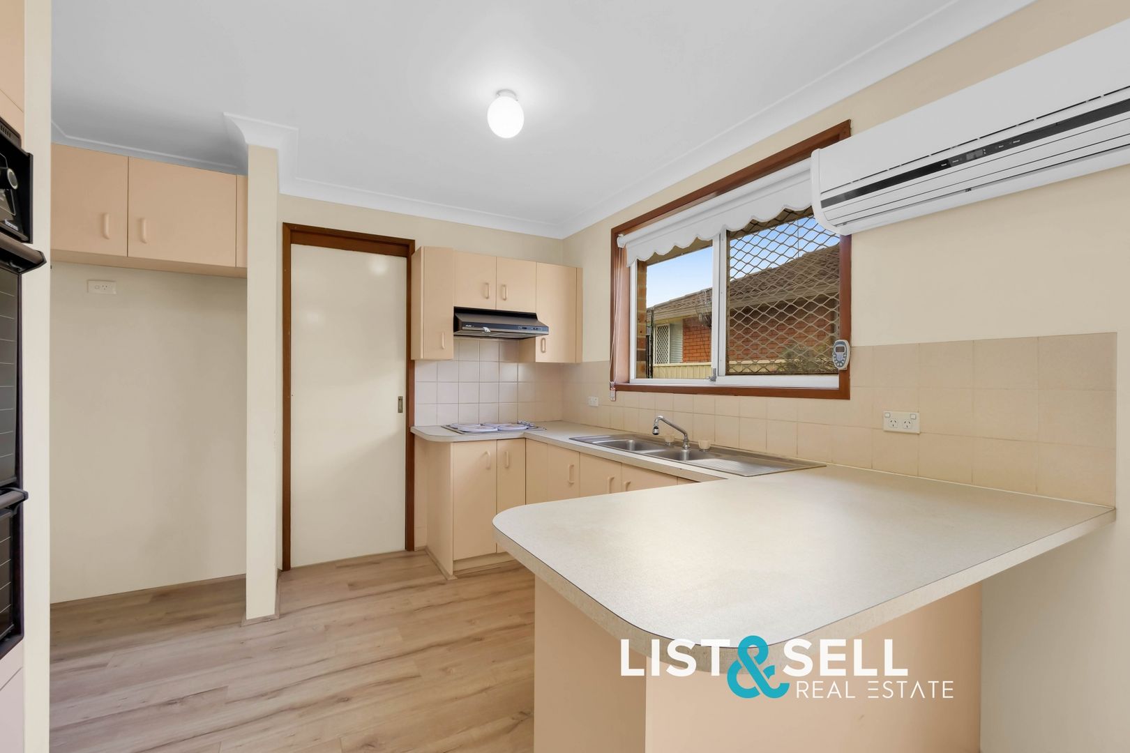 6/2 Edward Street, Macquarie Fields NSW 2564, Image 2