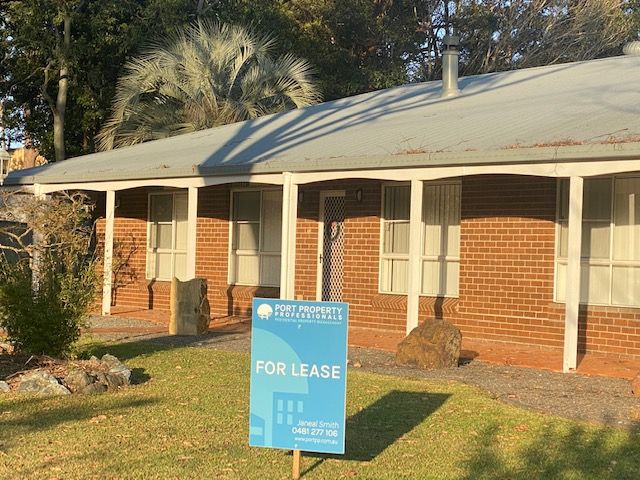 4 bedrooms House in 10 TOORAK COURT PORT MACQUARIE NSW, 2444