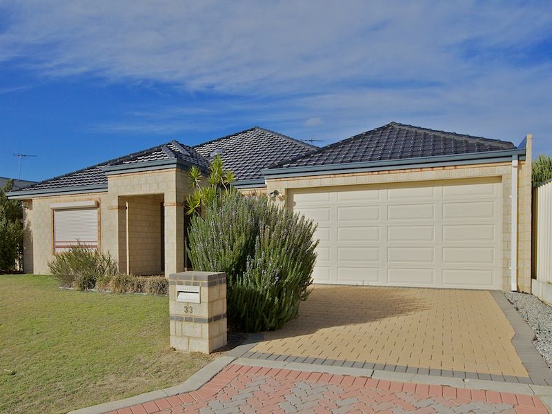 33 Clarafield Meander, Tapping WA 6065