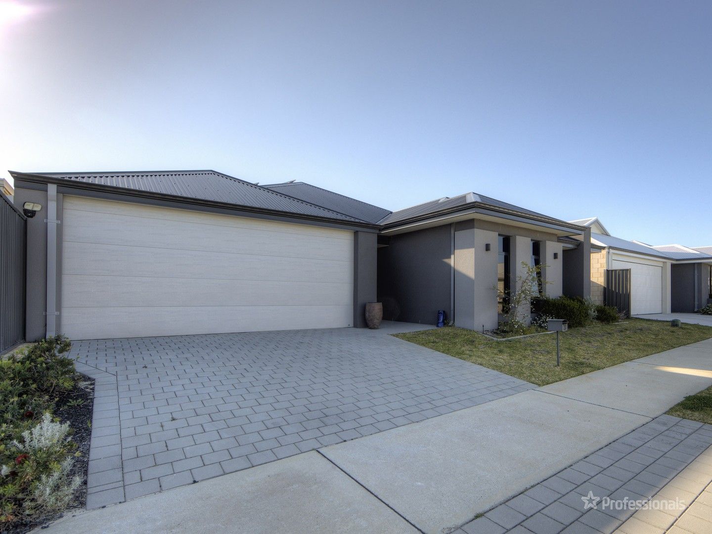 4 bedrooms House in 20 Pandora Drive JINDALEE WA, 6036