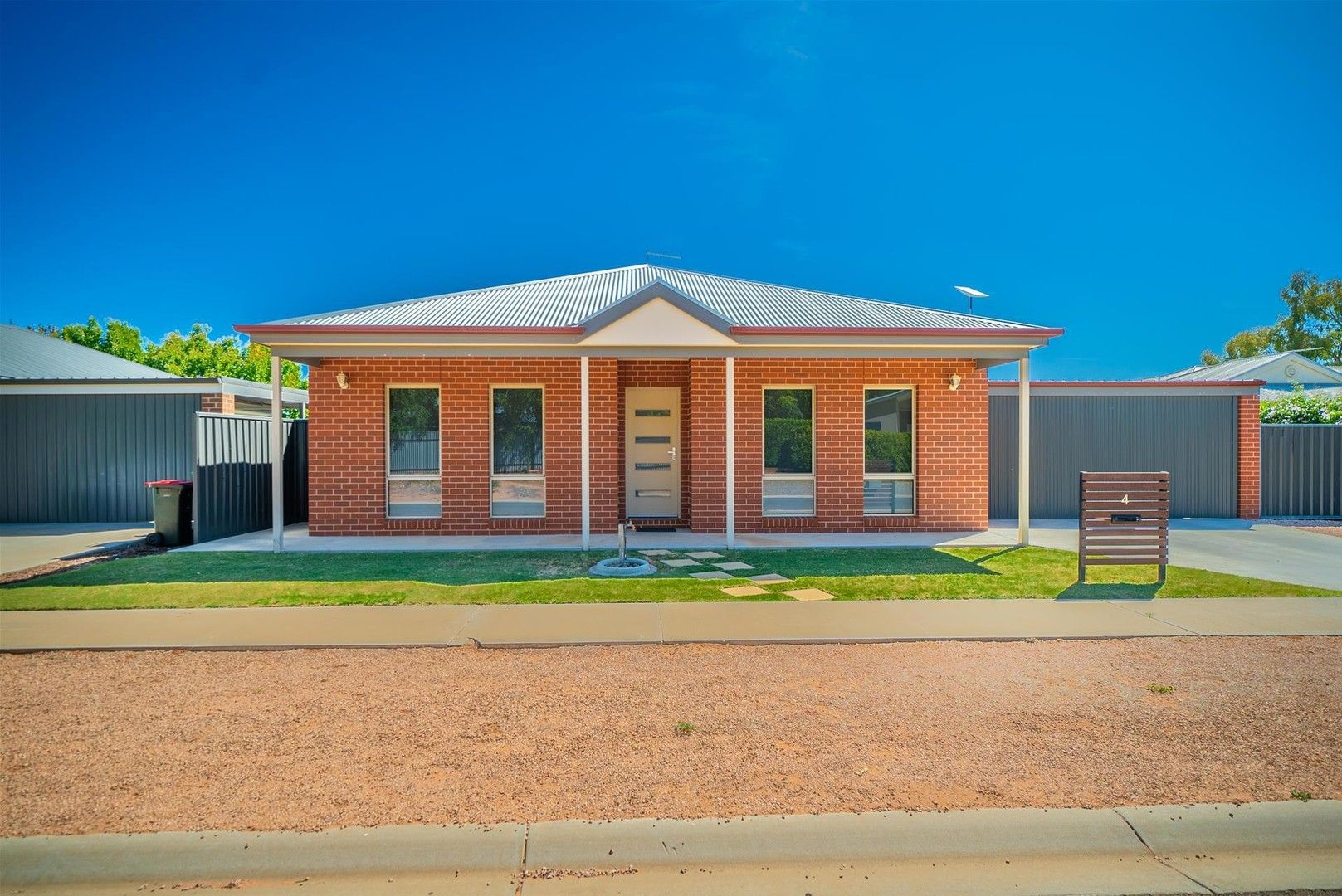 4 bedrooms House in 4 Ella-Mae Court RED CLIFFS VIC, 3496