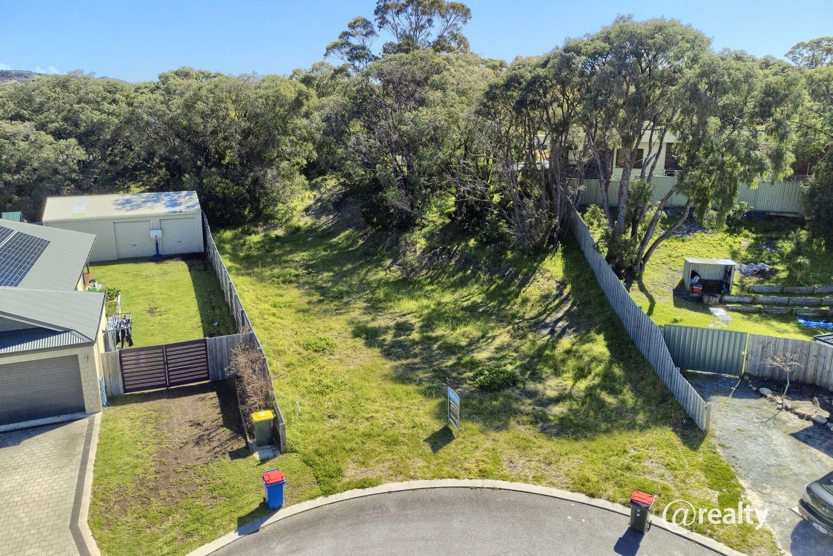 3 Finch Court Little Grove WA 6330 Domain