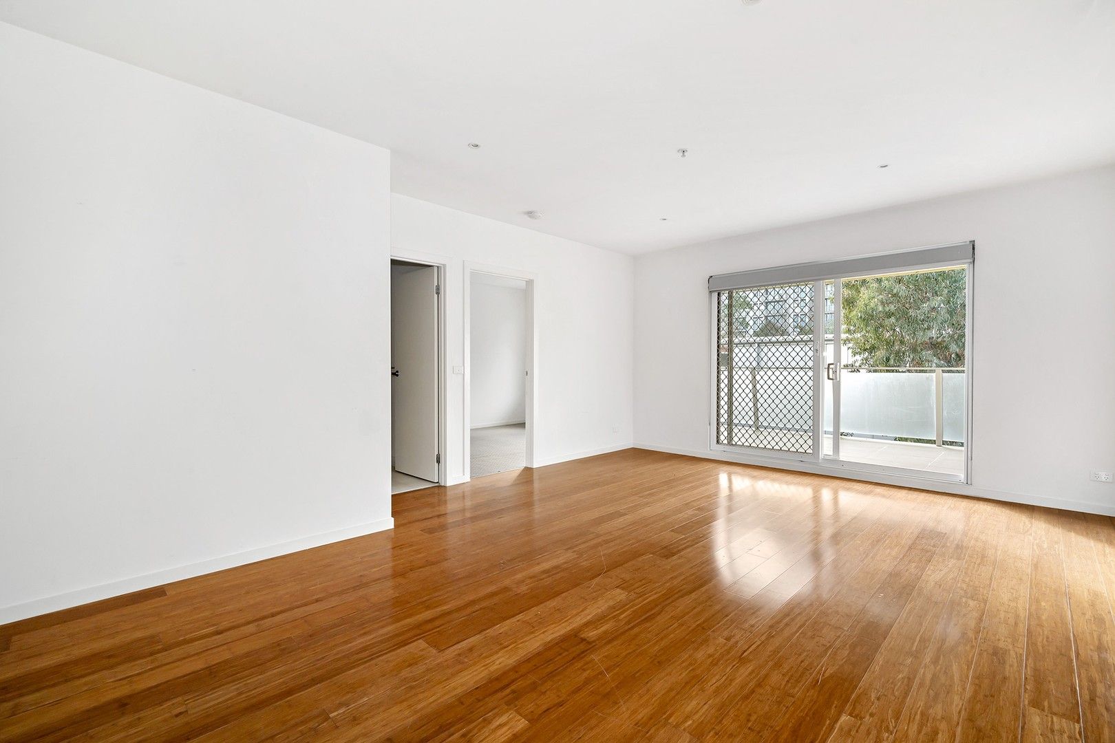2 bedrooms Apartment / Unit / Flat in 33A/800 Elgar Road DONCASTER VIC, 3108