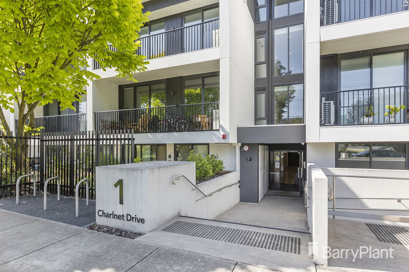 212/1 Charlnet Drive, Vermont South VIC 3133, Image 0