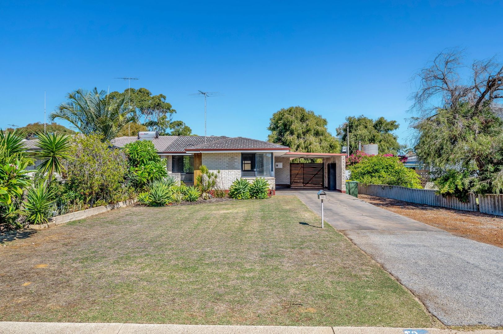 2/13 Mercedes Avenue, Falcon WA 6210, Image 2