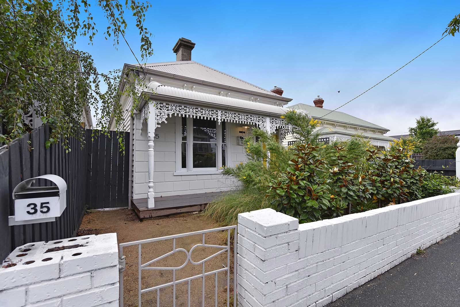 2 bedrooms House in 35 Moore Street FOOTSCRAY VIC, 3011