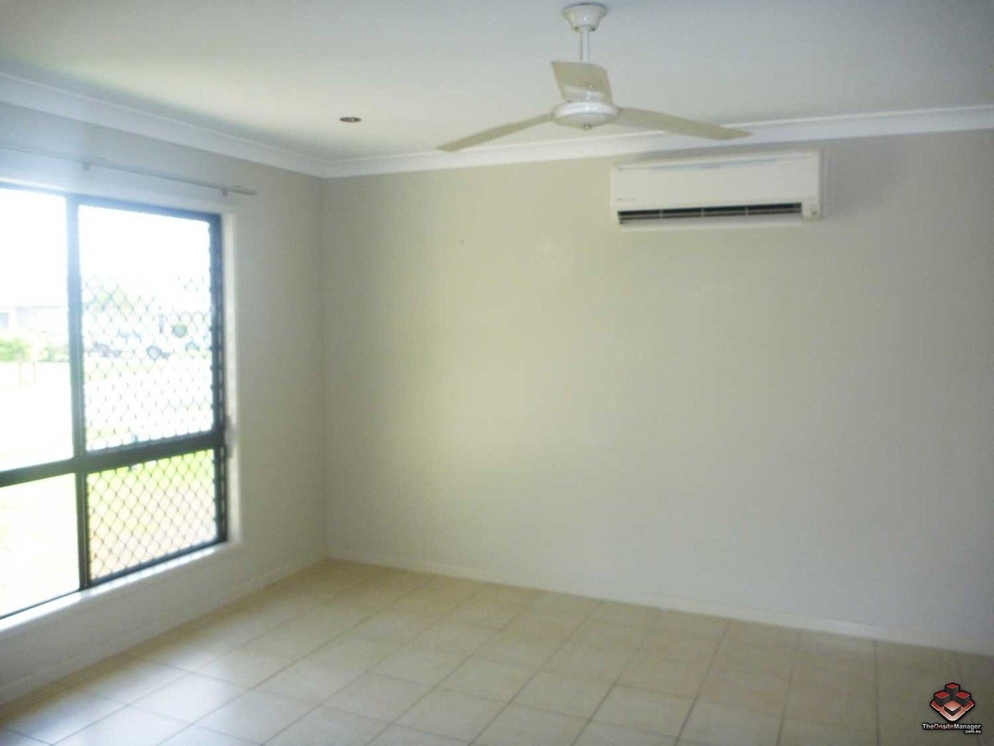 4 bedrooms House in  MOUNT LOUISA QLD, 4814