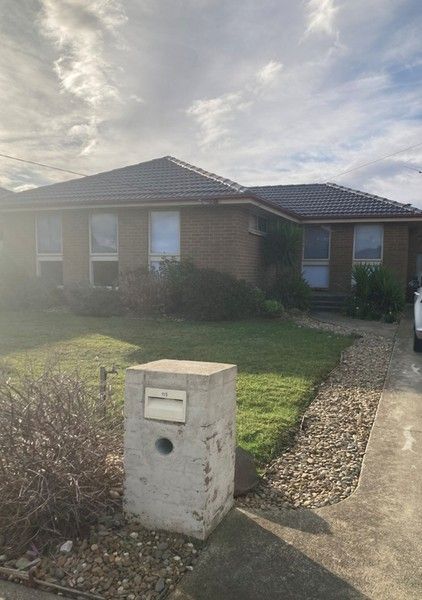 4 bedrooms House in 110 Dianne Avenue CRAIGIEBURN VIC, 3064