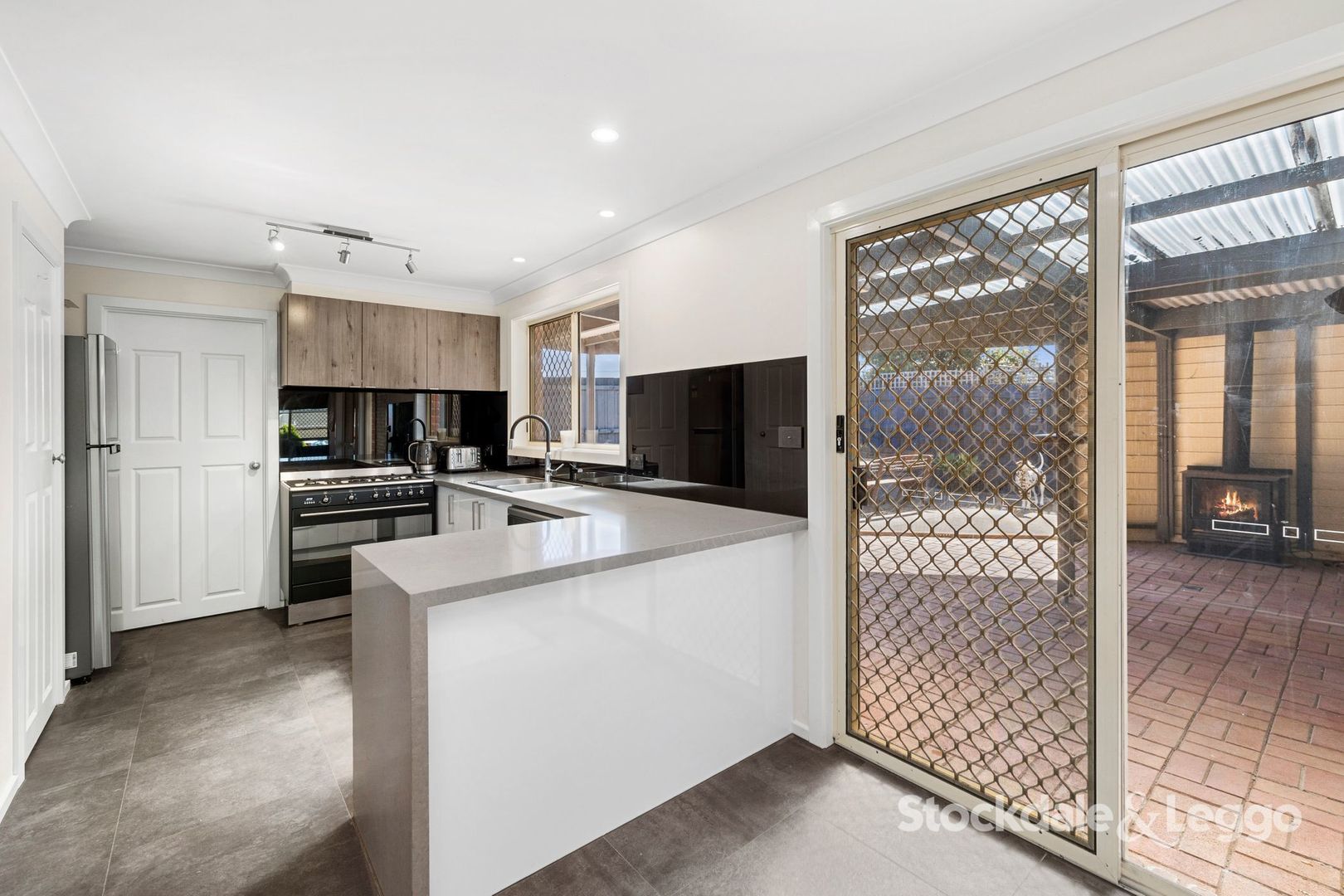 15 Karlovac Court, Bell Park VIC 3215, Image 2