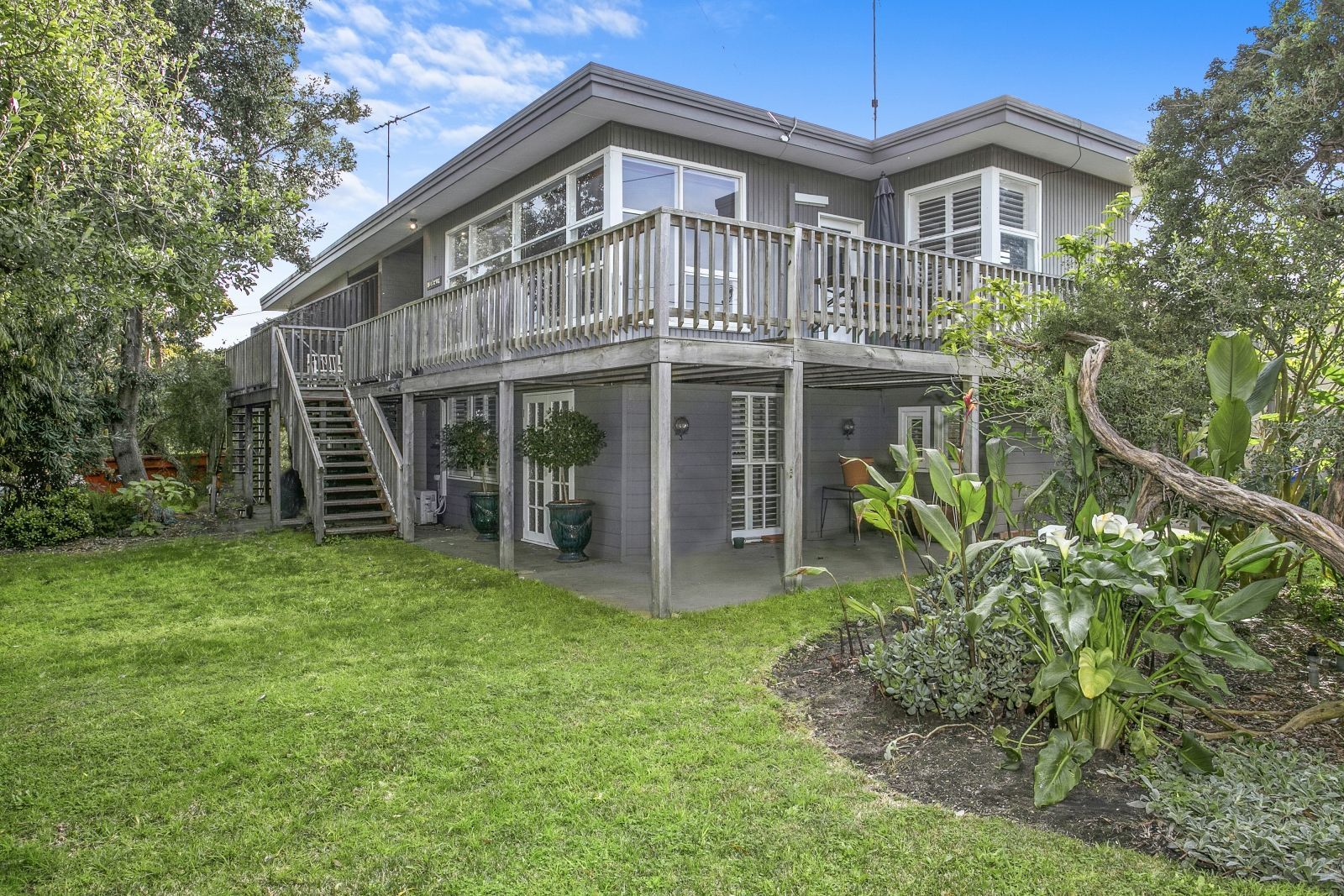 2/5 Hitchcock Avenue, Barwon Heads Property History & Address