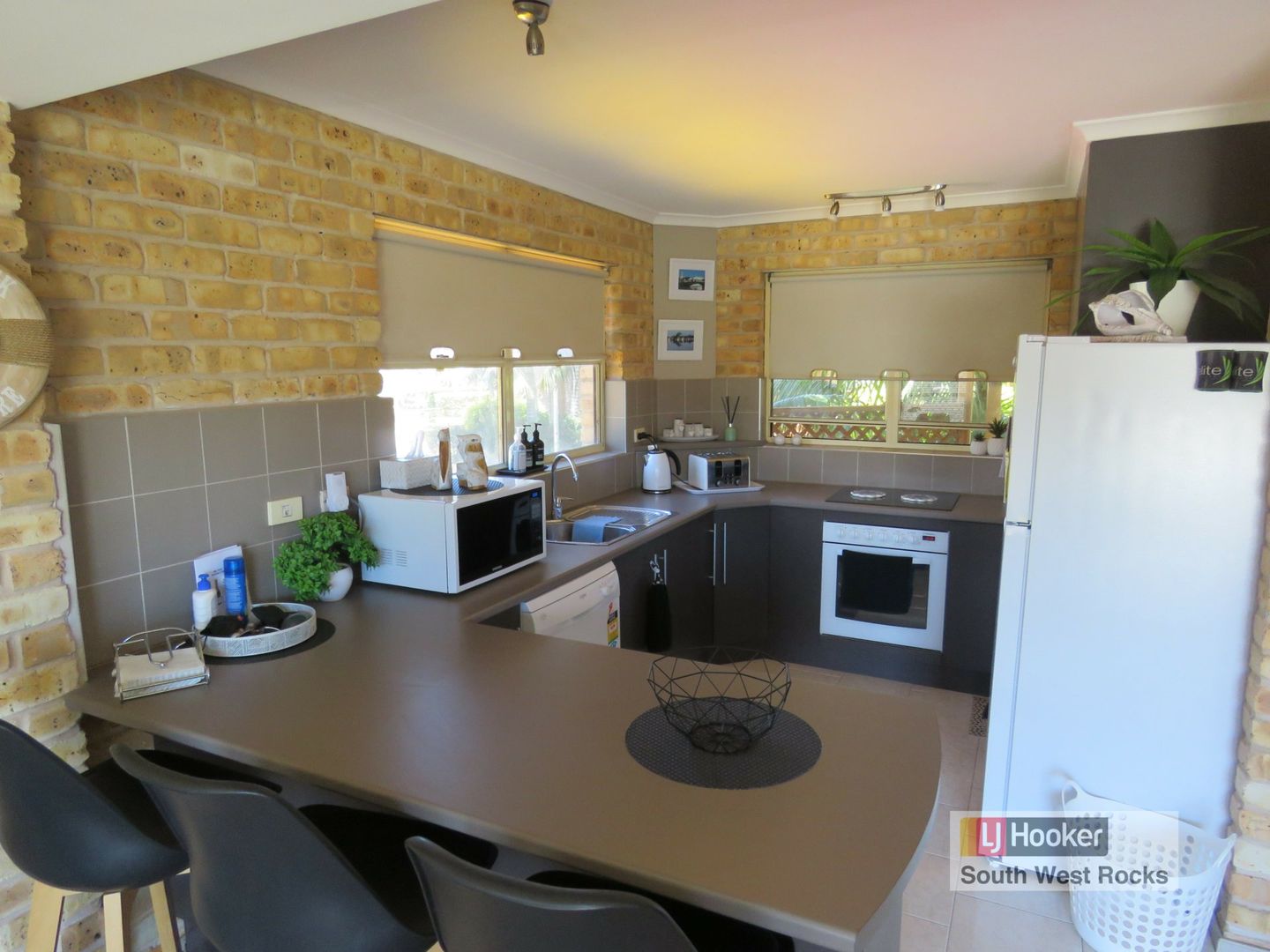 Unit 1/8-12 Paragon Avenue, South West Rocks NSW 2431, Image 2