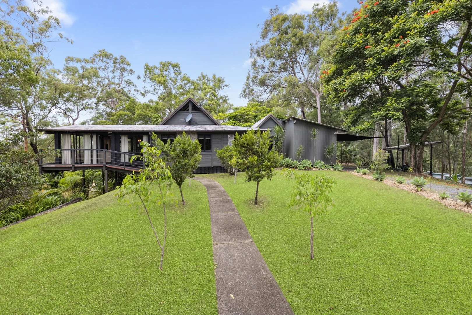 Primary image of 14 King Parrot Court, Clagiraba QLD 4211