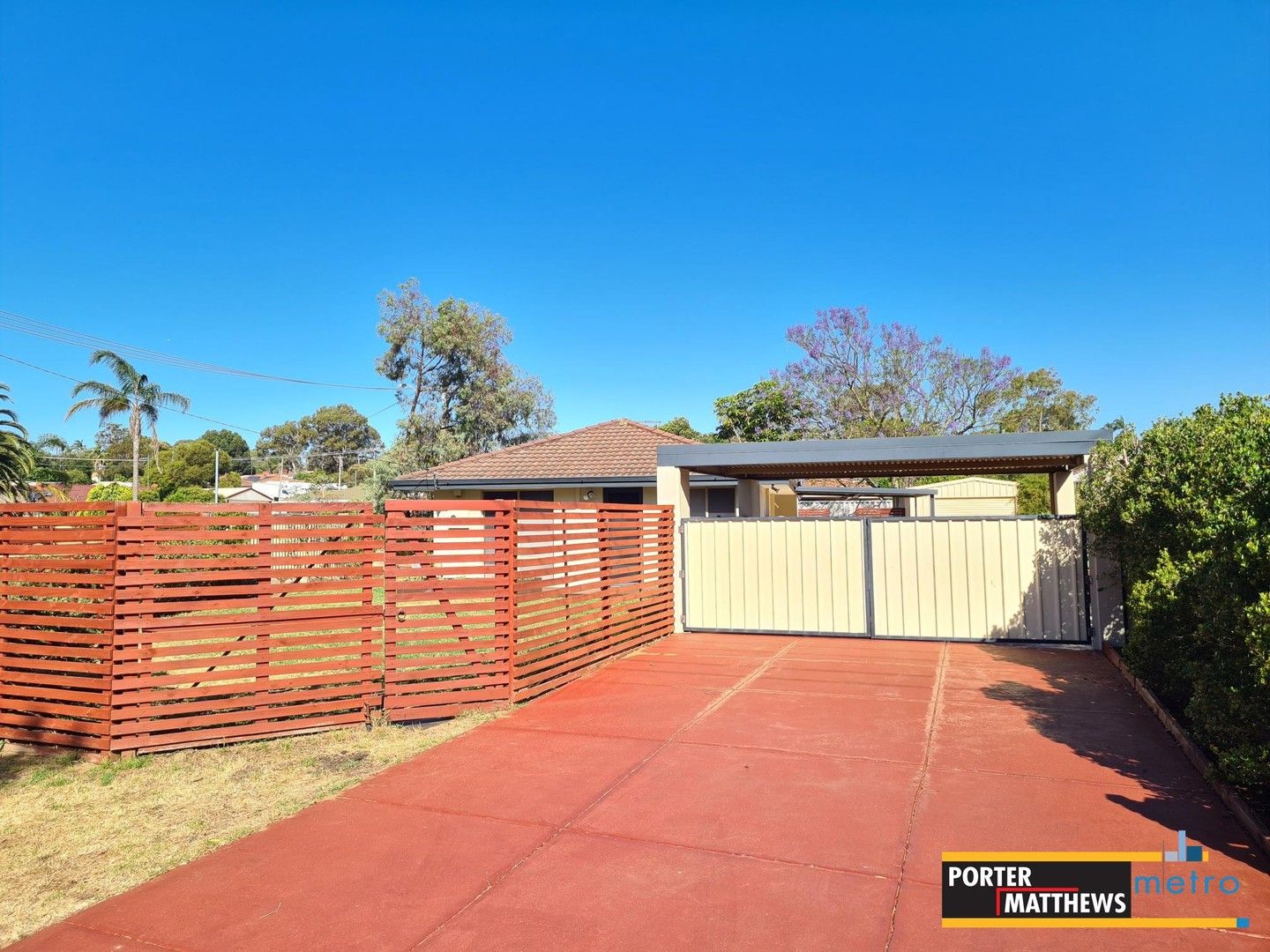 5 bedrooms House in 1 Mclure Close PARMELIA WA, 6167