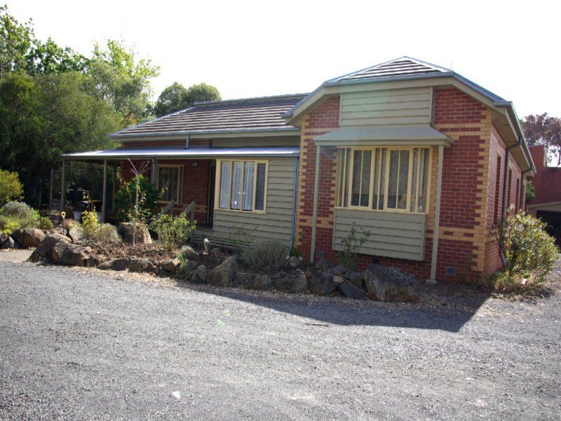 2 Lyons Street North, Ballarat Central Property History & Address