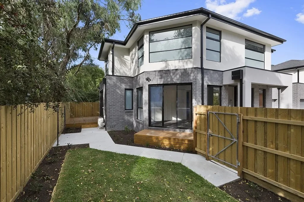 2/17 Dunoon Street, Doncaster VIC 3108