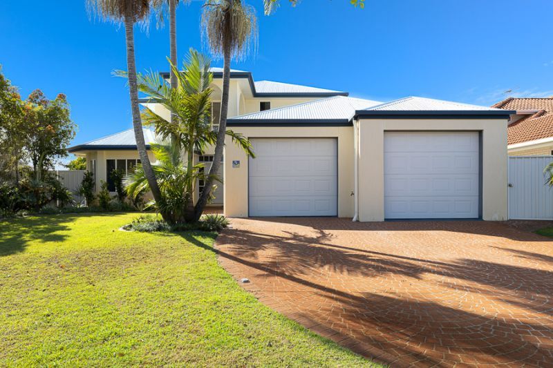 9 Voyagers Drive, Banksia Beach QLD 4507, Image 2